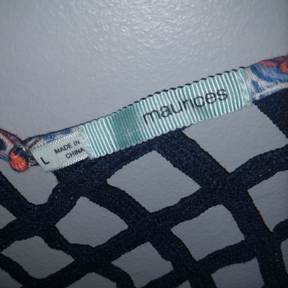 Patterned top - Picture 2 of 3